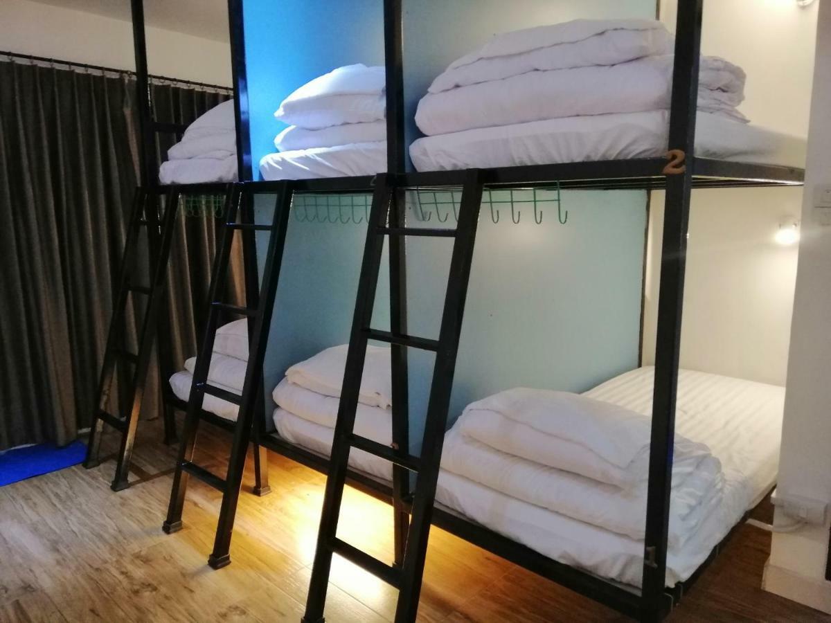 Beebedz Hostel กรุงเทพมหานคร ภายนอก รูปภาพ