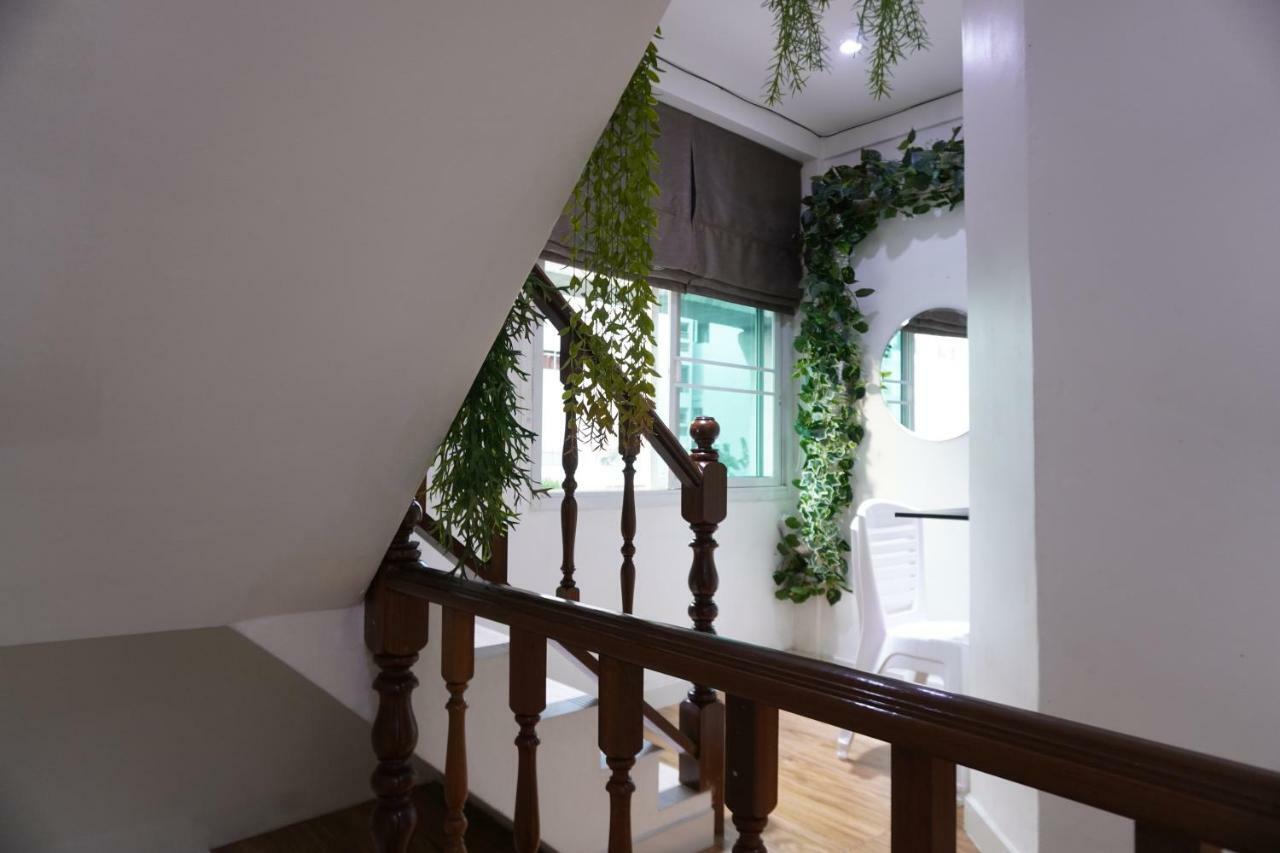 Beebedz Hostel กรุงเทพมหานคร ภายนอก รูปภาพ