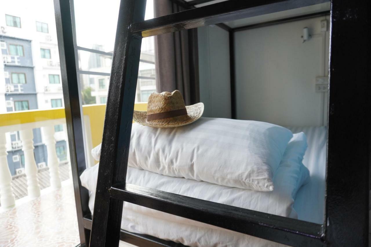 Beebedz Hostel กรุงเทพมหานคร ภายนอก รูปภาพ
