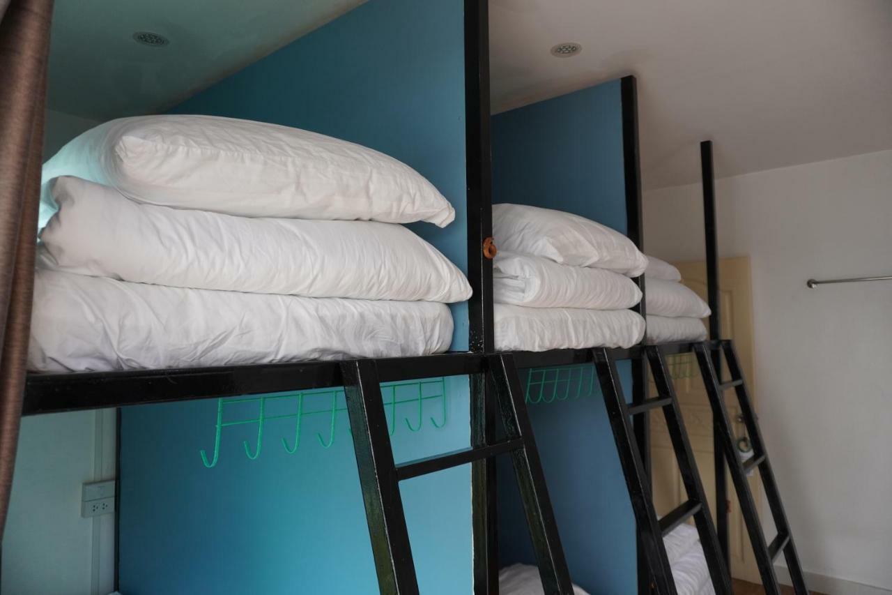 Beebedz Hostel กรุงเทพมหานคร ภายนอก รูปภาพ