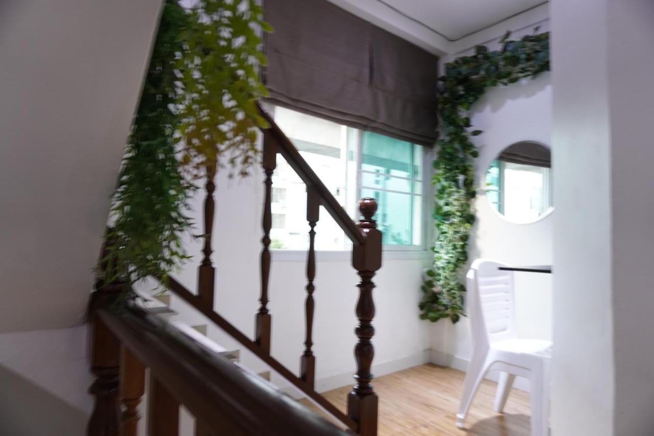 Beebedz Hostel กรุงเทพมหานคร ภายนอก รูปภาพ
